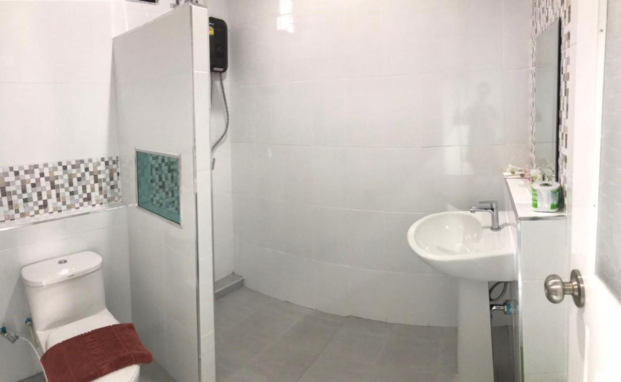 Ma der bua hotel Kumphawapi Buitenkant foto